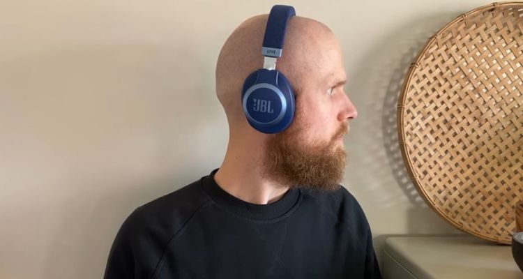 why do my jbl headphones keep disconnecting
